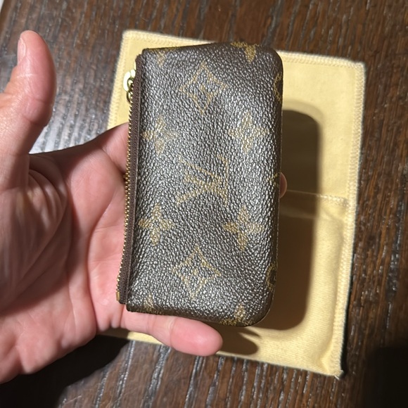 AUTHENTIC LOUIS VIUTTON KEY CLES - Picture 5 of 13